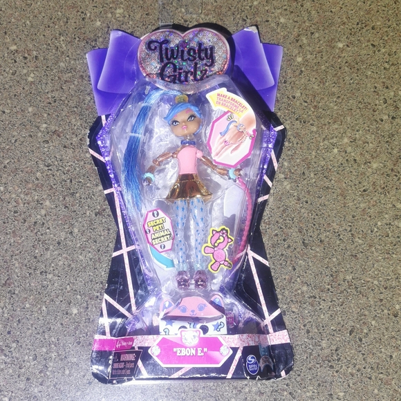 Twistys Girlz Girls Ebon E. Twisty Petz Pets Spin Master Series 2 Doll NWT New - Picture 1 of 16